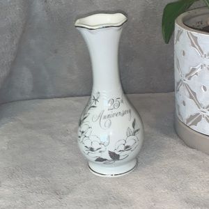 🌸25th. Silver Anniversary Vintage Vase🌸